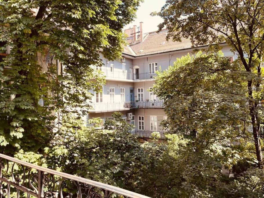 Chestnut Home - A Charming And Warm Feel Place Budapest Exterior photo